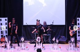 Los Trotamun2 y Evasaurio