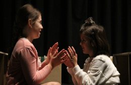 Teatro para infancias con y sin discapacidad auditiva