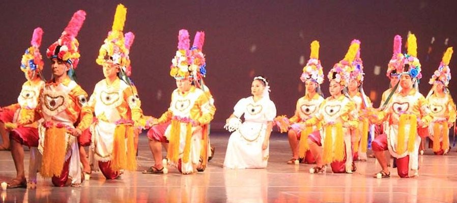 Fiesta patria con el Ballet Folclórico de la UAT