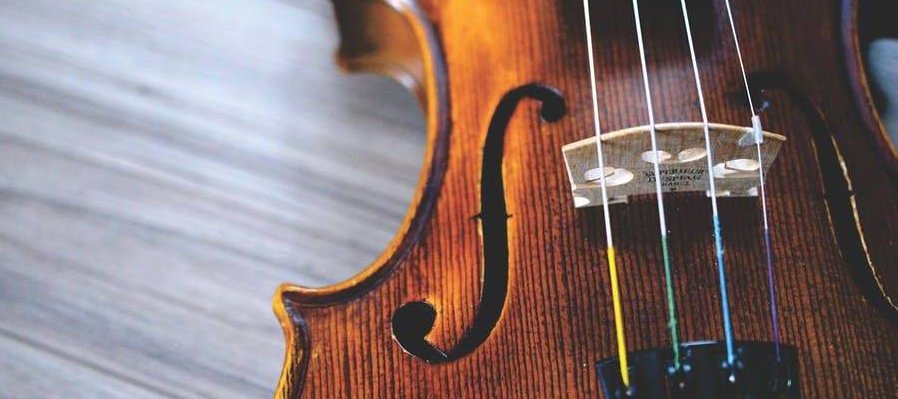 Piano, violín y canto