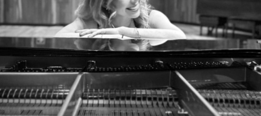 Piano a cuatro manos