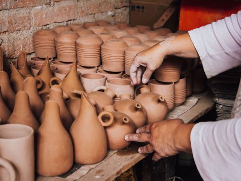 Emprendimiento y comercialización de piezas de barro
