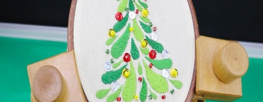 Árbol navideño bordado