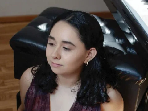 Ariana Hernández Vera: piano