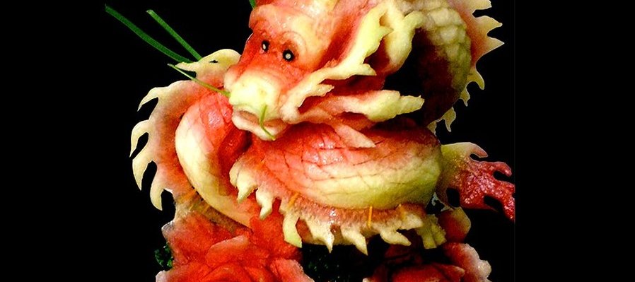 Arte mukimono con frutas y verduras