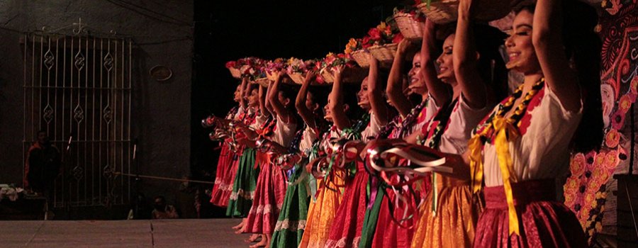 Día de las flores con el Ballet Folclórico de la Universidad de Guanajuato