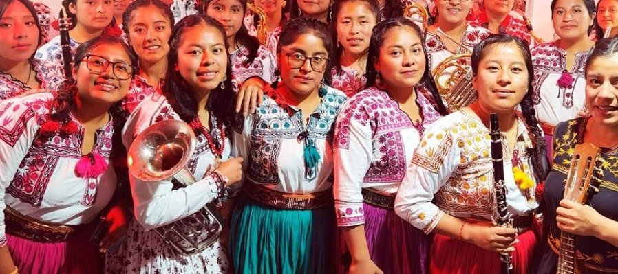 Agrupaciones musicales, fundadas o integradas por mujeres indígenas