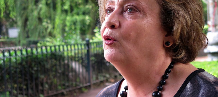 ¡Qué negra está la noche!