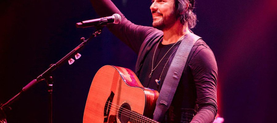 Beto Cuevas Acústico