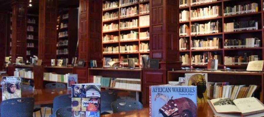 Visita guiada de la biblioteca Pedro Bosch Gimpera