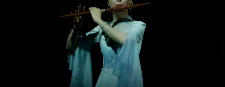 Danza de mariposa. Agua y nubes