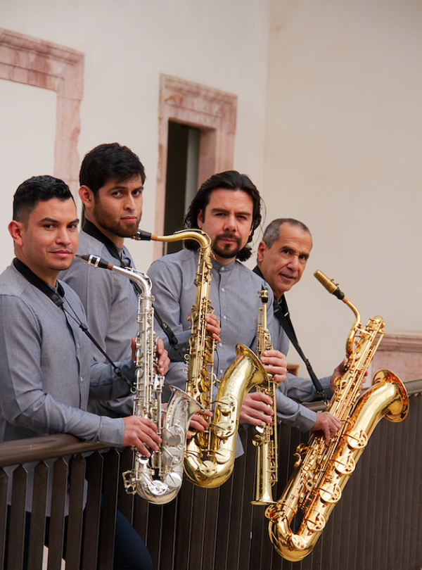 Cora Saxofones - Cuentos de viento