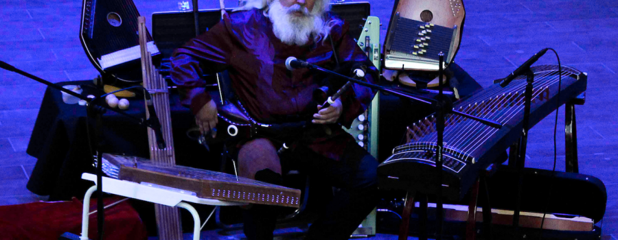 Jesús Yusuf Isa Cuevas - Dandelión: Concierto escénico para solista y 21 instrumentos