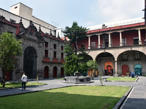 Reconocimiento a la trayectoria de la maestra Silvia Seligson Berenfeld