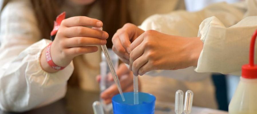 Exploradoras de la ciencia