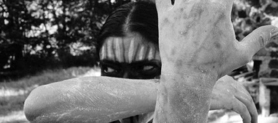 Danzaora. mujer tierra, mujer serpiente. Coatlicue