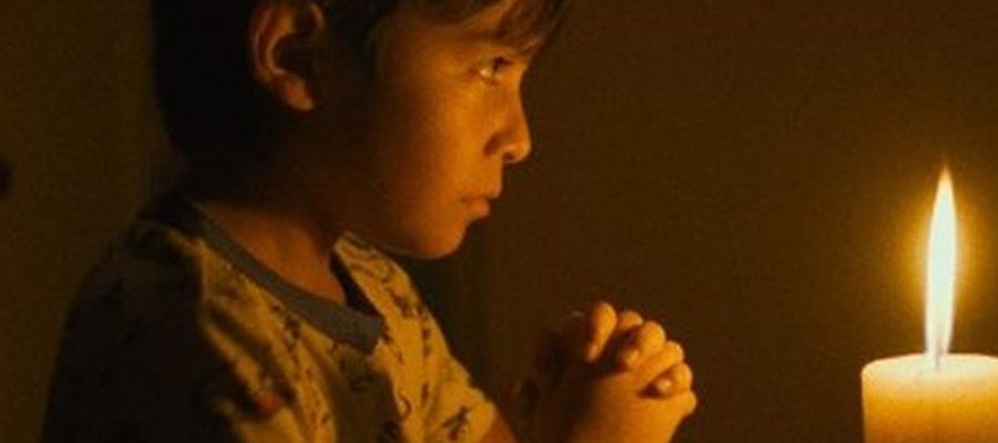 El diablo fuma (y guarda las cabezas de los cerillos quemados en la misma caja)