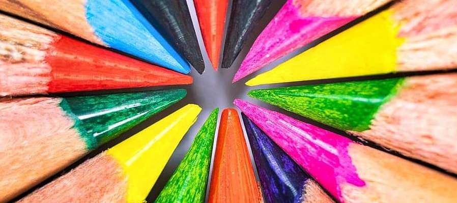 Dibujo a lápiz de color