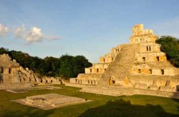 Imagen muestra de la actividad Zona Arqueológica de Edzná