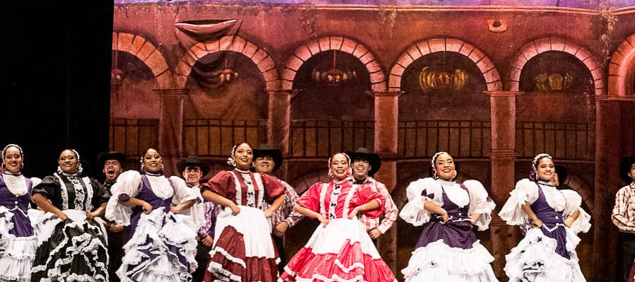El bautizo, tradición y costumbre familiar