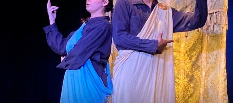 El mundo entero es un teatrito