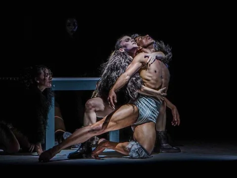 Entre tiempos. Antología de poéticas coreográficas