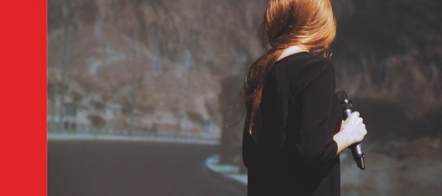 Poesía expandida: Extraña manera de estar viva