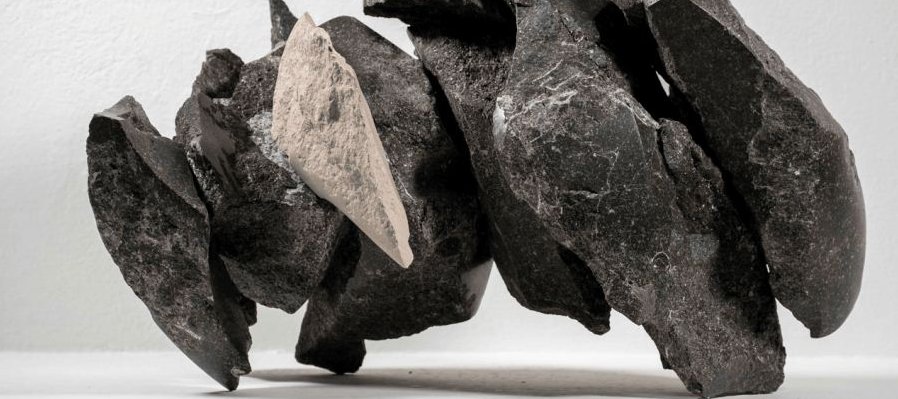 Florecer en piedra: viento, olas y pétalos. Japón y la escultura veracruzana