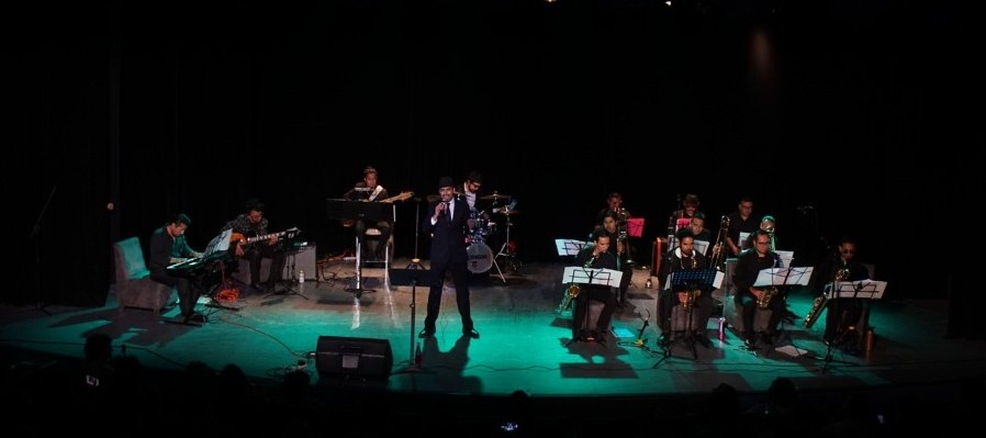 Big band blue catz