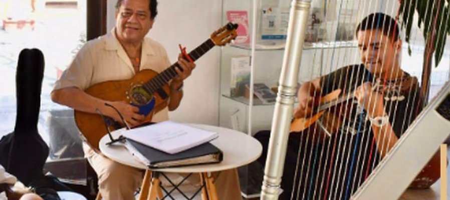 Guitarra, son cubano y percusiones
