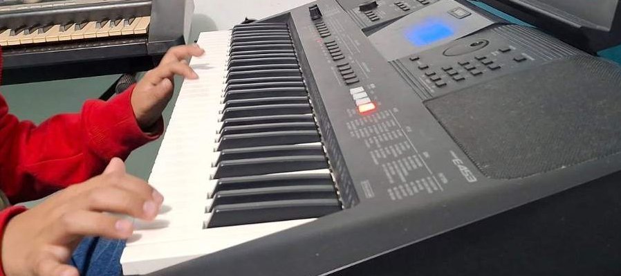 Guitarra popular y teclado
