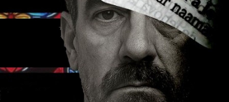 Hombre rasgado con vista al mar