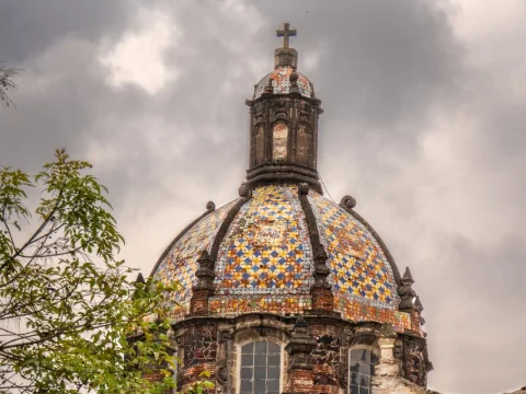 Arte y devoción: El manto de la Virgen