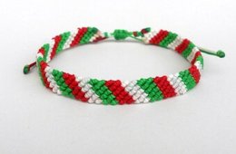 Imagen muestra de la actividad Pulseras tricolor en bastidor