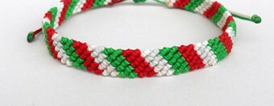 Pulseras tricolor en bastidor