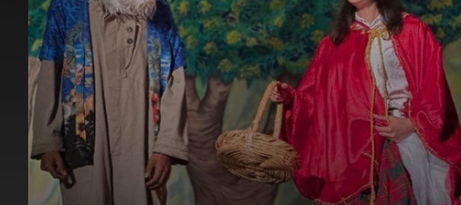 Caperucita Roja y El Lobo Feroz