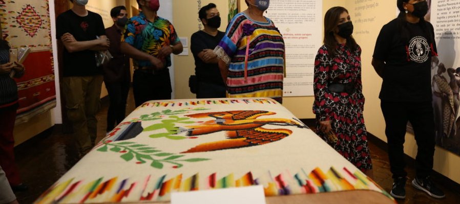 Sarapes Nacionalistas: Color y Tradición