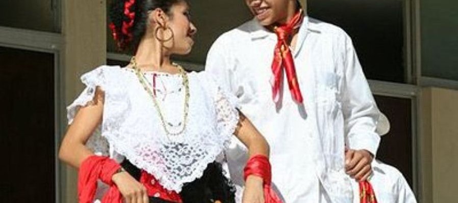 Gran pasarela de la indumentaria tradicional de Veracruz