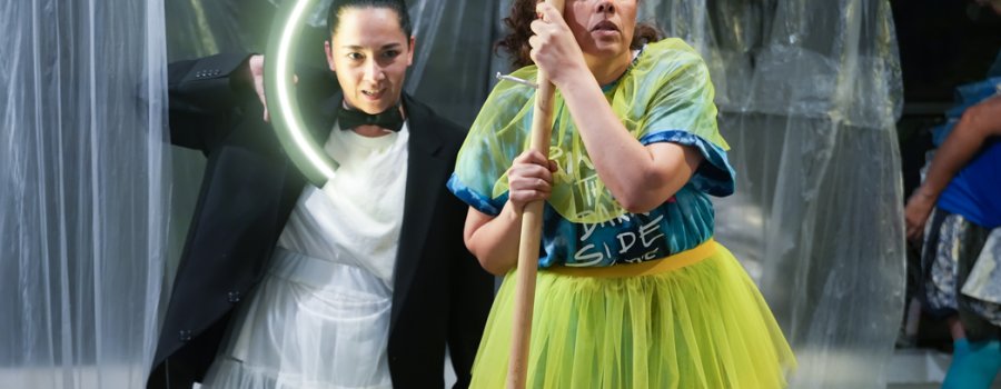 La comedia de las acotaciones   o la farsa trágica de unos ojos ajenos a Edipo