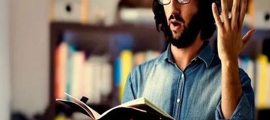 Lectura de poemas en voz alta