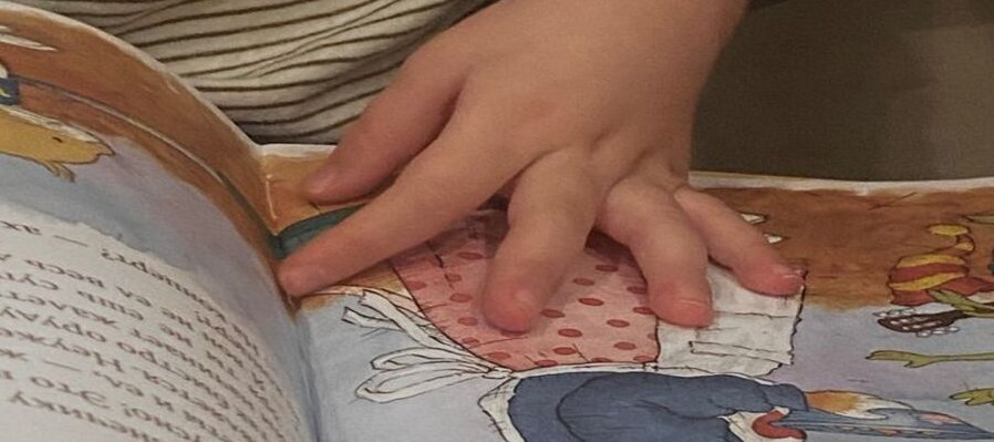 Leer con infancias en espacios adversos