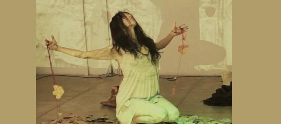 Levantar la tierra después de Hécuba