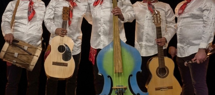 Los gavilanes de tierra caliente