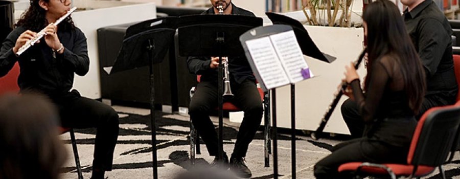 Ensamble de maderas de la Orquesta Escuela Carlos Chávez
