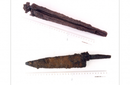 Artefactos de metal asociados a un entierro prehispánico...