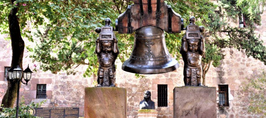 Muestra de la vida y obra de José María Morelos y Pavón