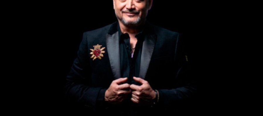 Raúl Ornelas en concierto
