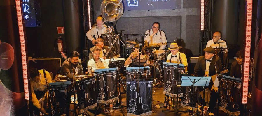 Música / Orquesta Debonair del Niglo Café