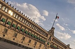 Imagen muestra de la actividad Fachada de Palacio Nacional: el motín de 1692