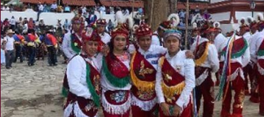 Ceremonia ritual del palo volador
